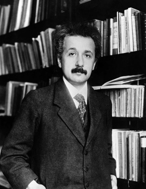 일반상대성이론을 창안한 때인 30대 중반의 아인슈타인.