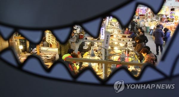 서민경제 불황의 파고를 넘을 수 있을까?[연합뉴스 자료사진]