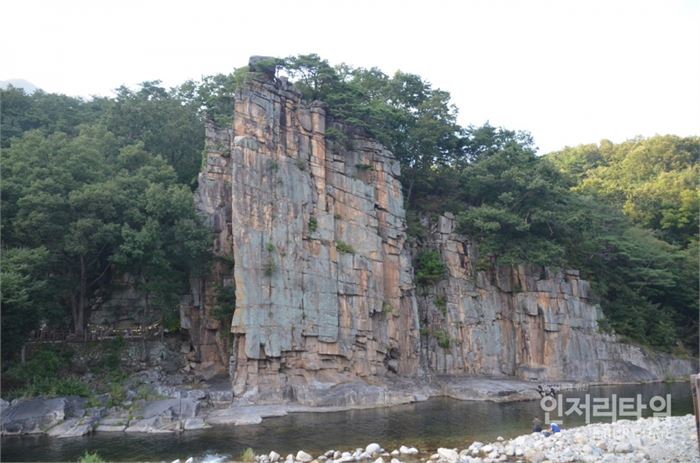 렌즈12-4 단양 팔경 중 하나인 사인암