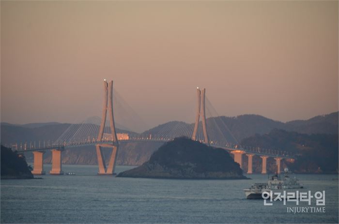 거제로 가는 거가대교의 위용
