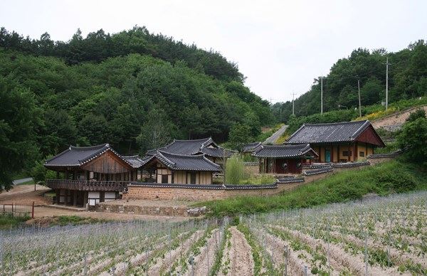 김광수가 예안현감 당시인 1745년에 중수한 예안향교. 사진=한국민족문화대백과사전