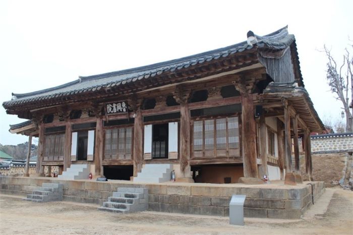 윤증을 배향하고 있는  논산의 노강서원. 출처=한국민족문화대백과사전