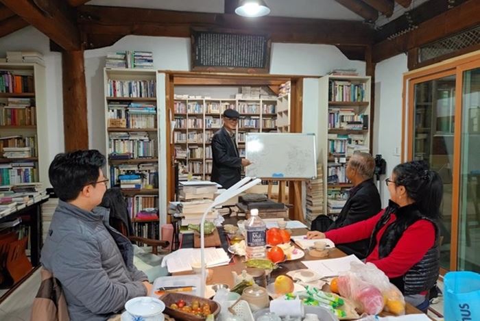 목압서사 10월 강의 모습. 사진=목압서사 제공