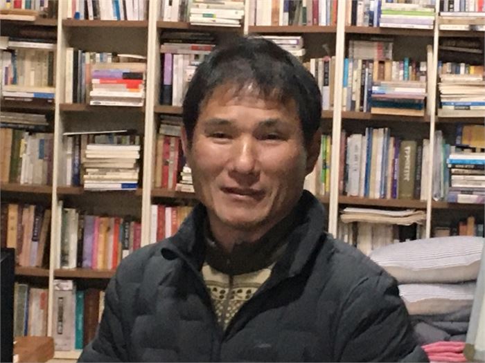 강의를 하고 있는 김종관 사진가. 사진=조해훈