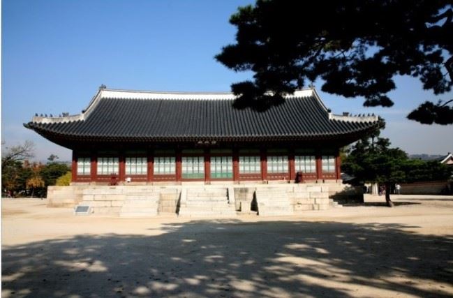 순조가 즉위하자 수렴청정을 했던 정순왕후가 거처했던 경복궁 수정전. 사진출처=한국민족문화대백과사전